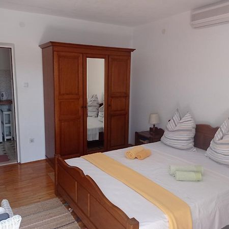 Adrian'S Apartments & Winery Lumbarda Luaran gambar