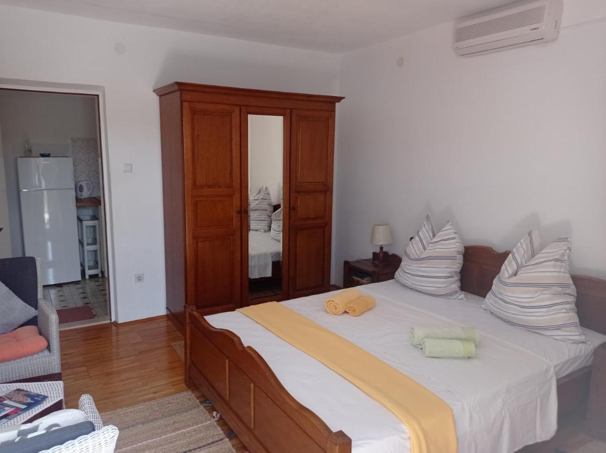 Adrian'S Apartments & Winery Lumbarda Luaran gambar