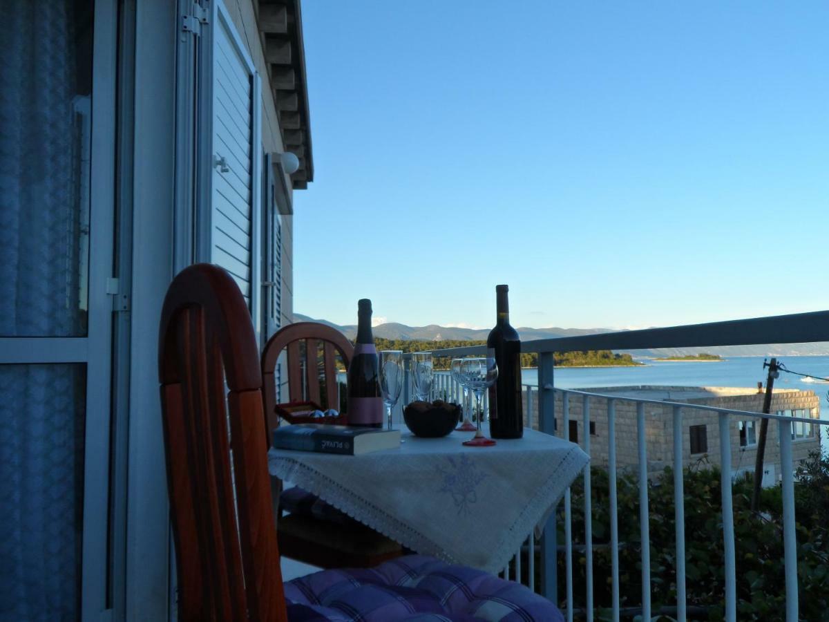 Adrian'S Apartments & Winery Lumbarda Luaran gambar