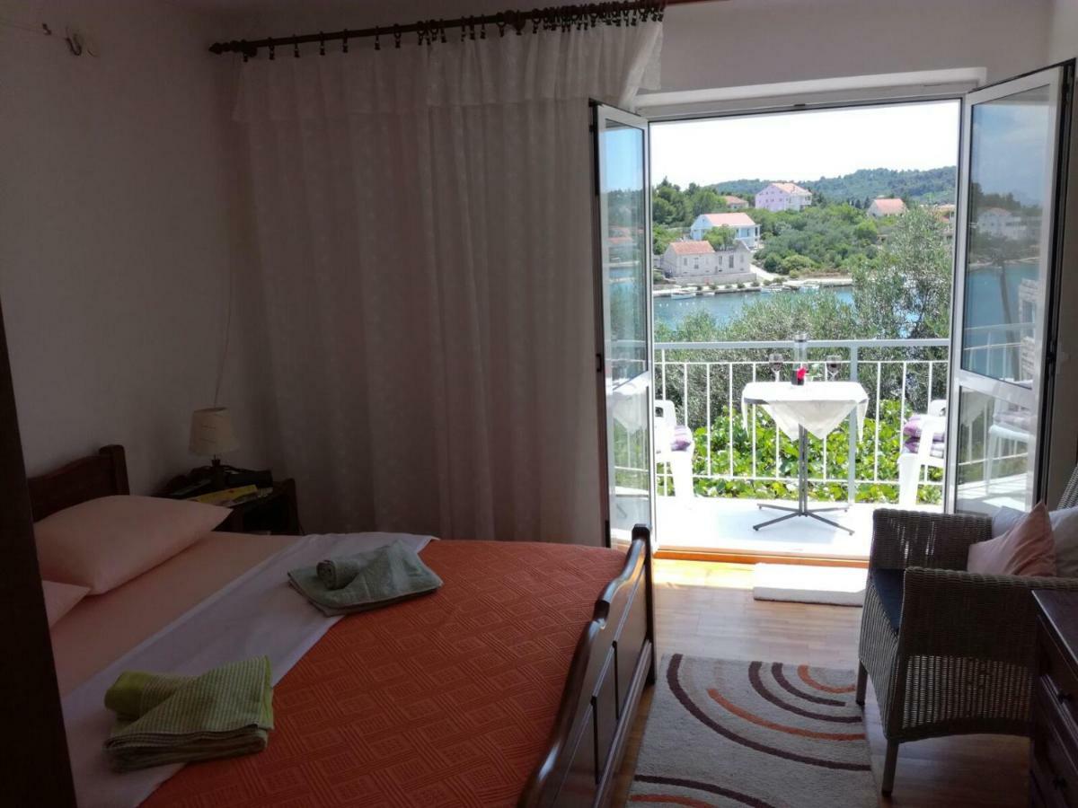 Adrian'S Apartments & Winery Lumbarda Luaran gambar