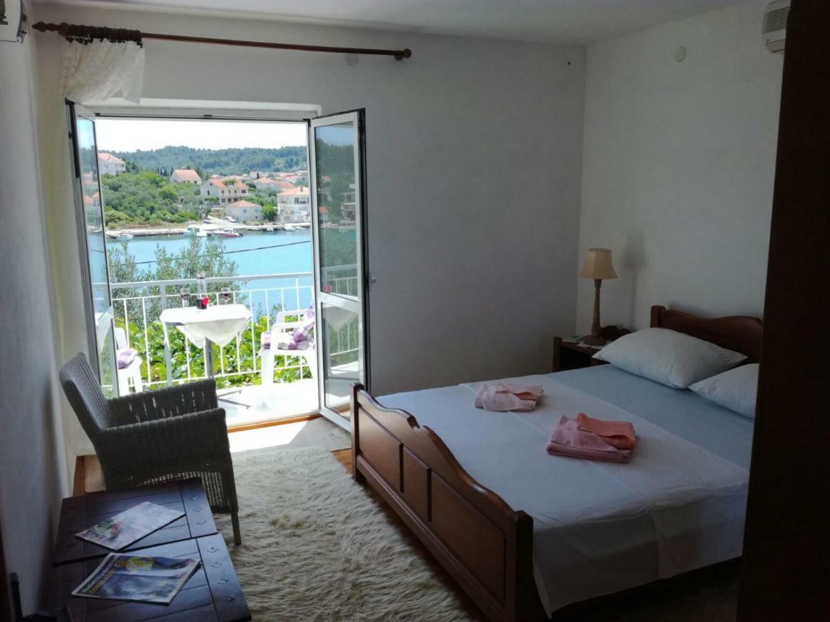 Adrian'S Apartments & Winery Lumbarda Luaran gambar